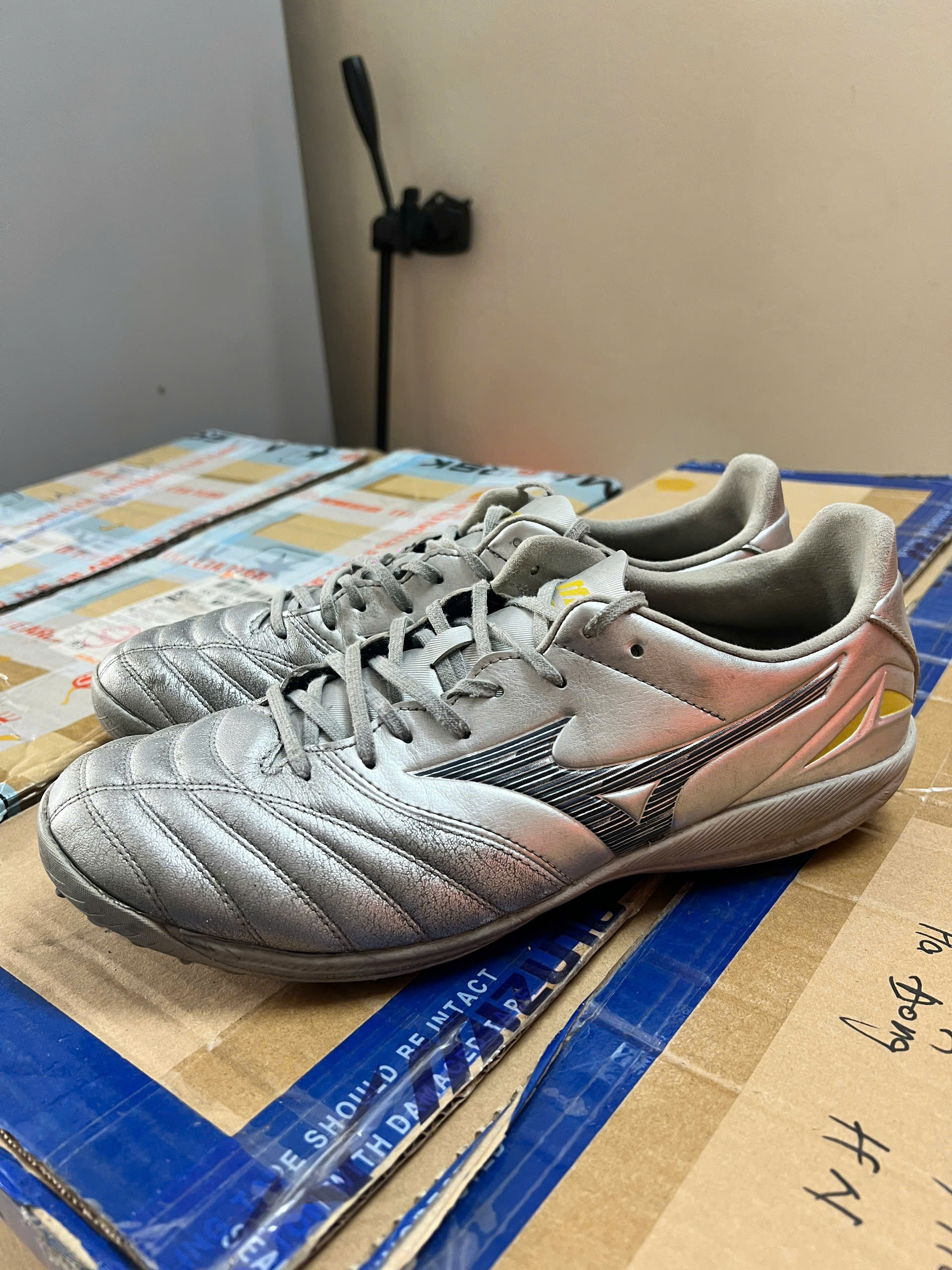 Mizuno Neo 4 pro AS bạc size 42.5 lướt